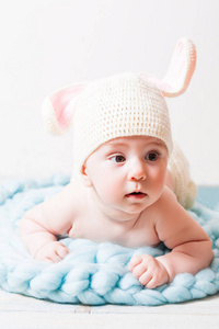 小兔子的女婴图片
