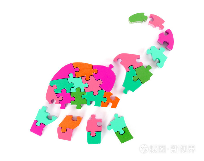 在大象形状的彩色拼图