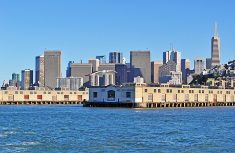 旧金山城市和海湾的天际线全景