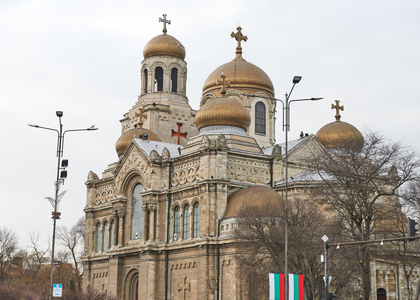 瓦尔纳，保加利亚，29.02.2016 大教堂的地标之一的假设