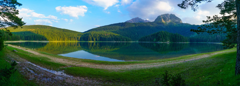 黑湖，杜尔米托尔的全景