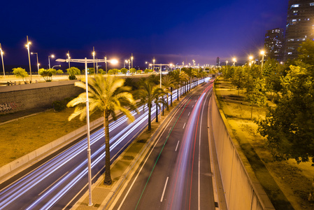 对都市路光跟踪图片