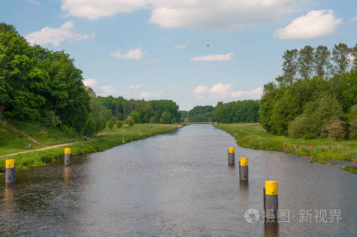 在德国易北河吕贝克运河