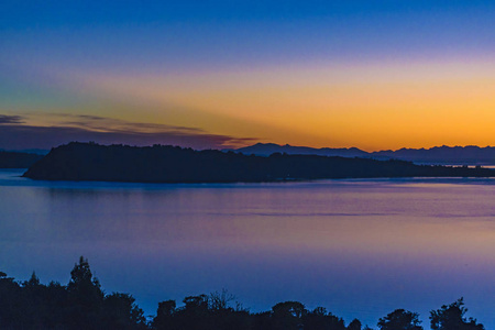 峡湾和山风景, Chiloe 海岛, 智利