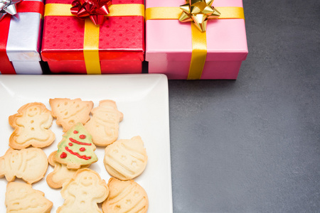 圣诞饼干和礼品盒