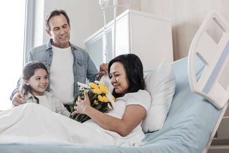 对幸福女性在医院获得家庭支持的选择性关注