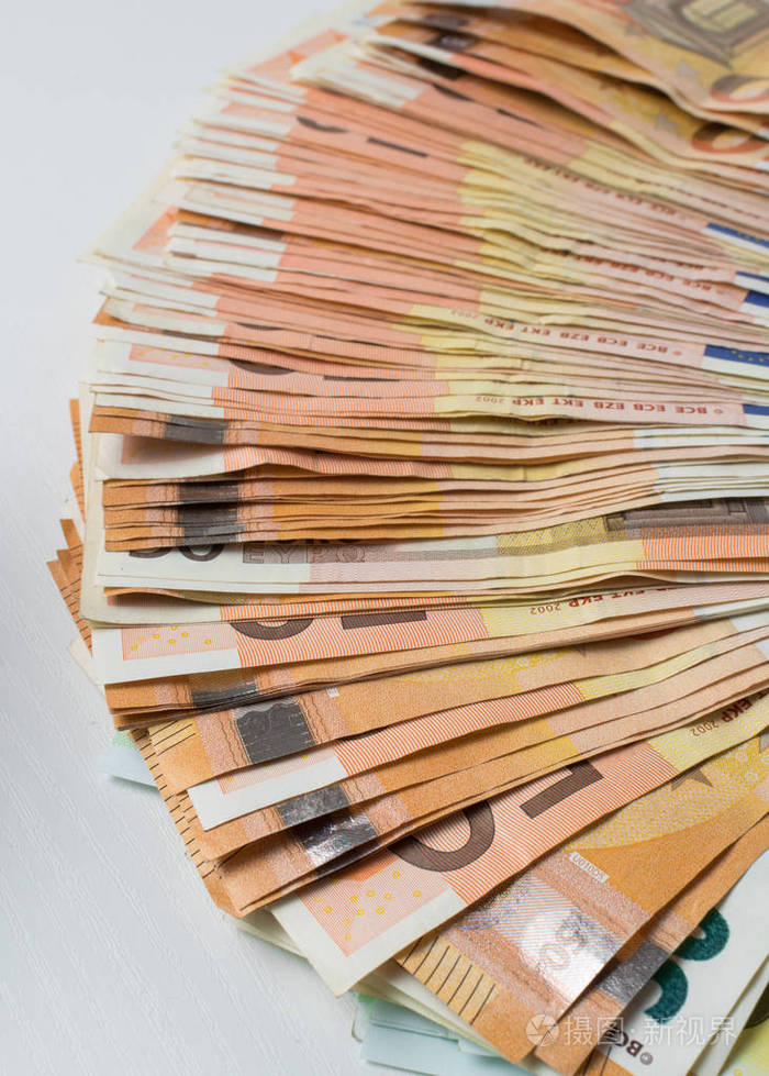 大量的欧元现金