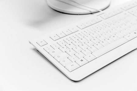白色的 Pc 键盘