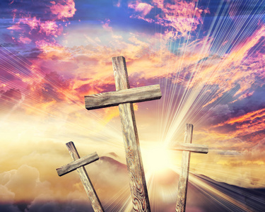 旧的木制十字架照片