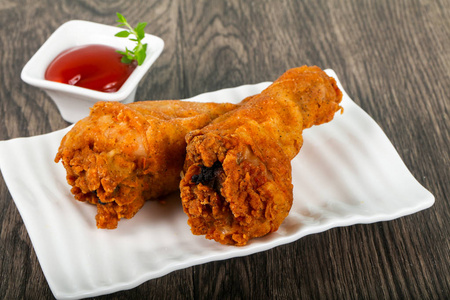 香酥鸡腿与番茄酱照片