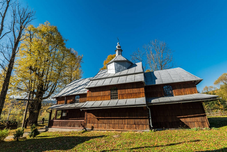 波兰 Bieszczady 的正统木制教堂