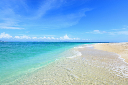 夏日的海滩