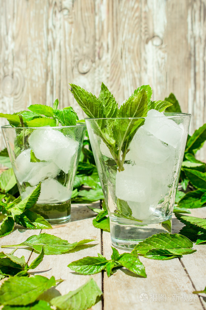 薄荷自制柠檬水