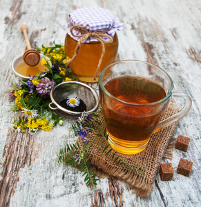 杯茶，蜂蜜和花