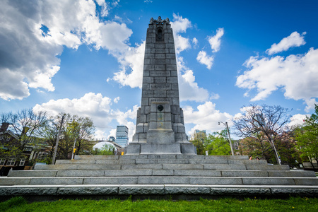 在多伦多，安大略省皇后公园纪念碑