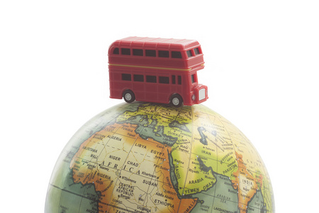 公交车上世界旅游概念图片