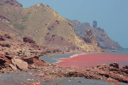 霍尔木兹海峡的红海水关于伊朗岛屿的霍尔木兹海峡,霍尔木兹甘省,伊朗