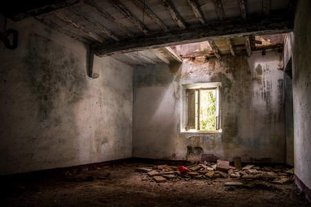 被遗弃的房子废墟图片