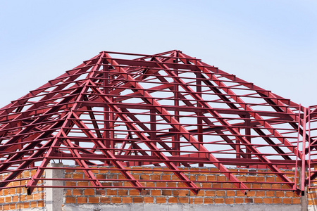 住宅建筑屋顶钢结构梁照片