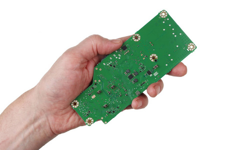 技术员工程师保持一个新的绿色电子电路板