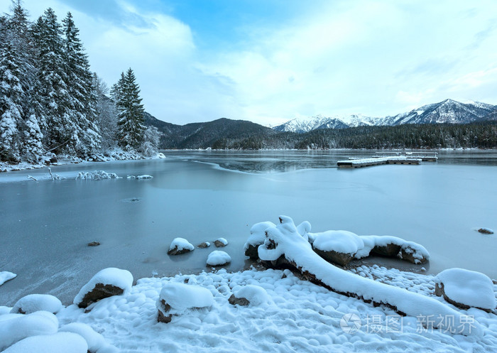 Eibsee 湖冬季视图