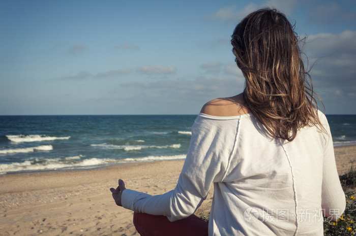 在海滩上的冥想