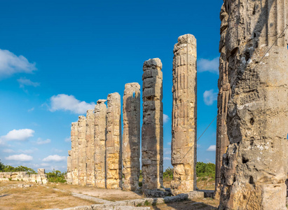 Uzuncaburc 古城宙斯庙位于 Uzuncaburc, Silifke, 梅尔辛, 土耳其