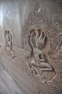在墙上跳舞飞天老高棉艺术雕刻的美丽