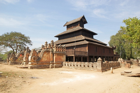 缅甸蒲甘的木制寺院