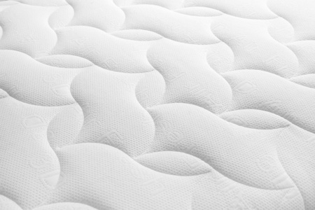 白色床垫图片