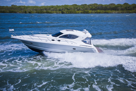 小游艇船坞入口图片