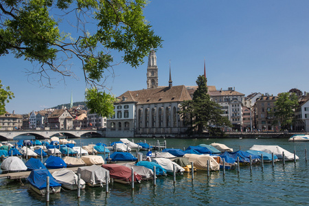 Limmat 河畔在苏黎世