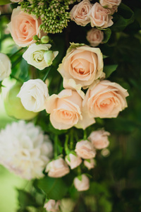 美丽的花婚礼装饰的白色和粉红色