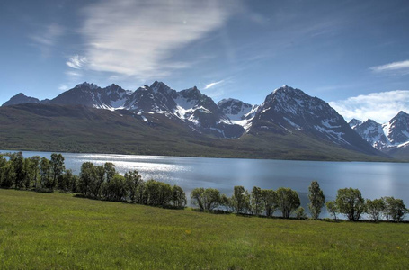 Lyngen 阿尔卑斯, 挪威, 山脉和峡湾