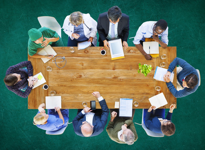 医疗团队会议讨论图片