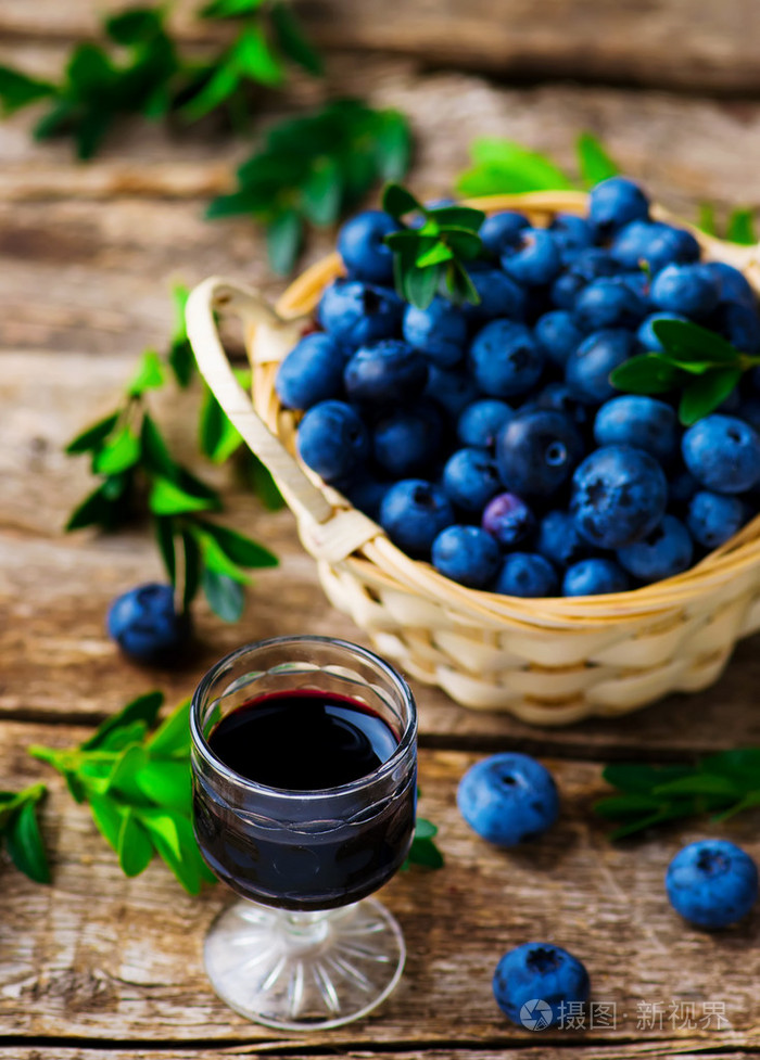 从在子弹杯蓝莓酒