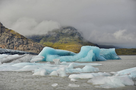 冰岛。Jokulsarlon 的冰山