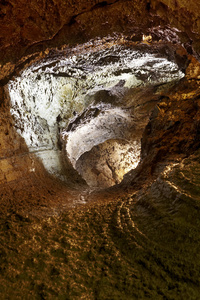 在塞拉岛的洞穴画廊。亚速尔群岛。Gruta 做纳塔尔