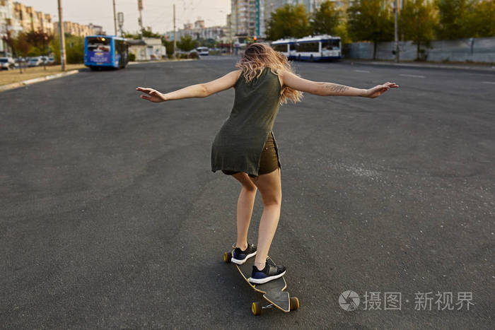 酷城市滑板青少年女孩