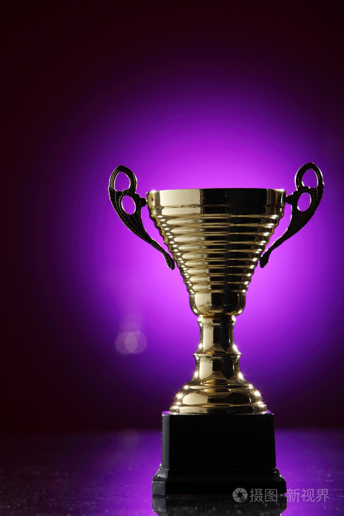 一个金色奖杯
