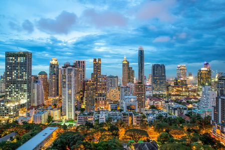 在商务区，泰国的曼谷夜景。曼谷 skysc
