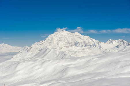 Snowcovered 山风景