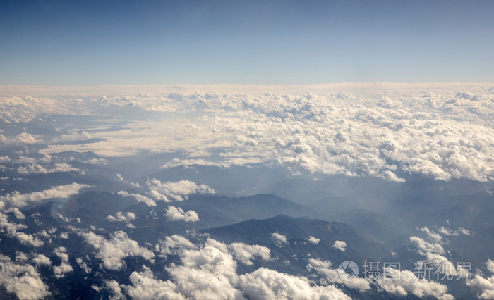 朦朦胧胧的群山背景天空照片 正版商用图片0eyavy 摄图新视界