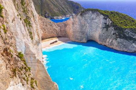 美丽的 Navagio 海滩上希腊扎金索斯