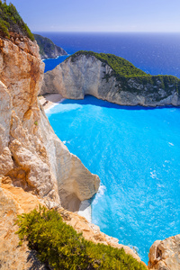 美丽的 Navagio 海滩上希腊扎金索斯