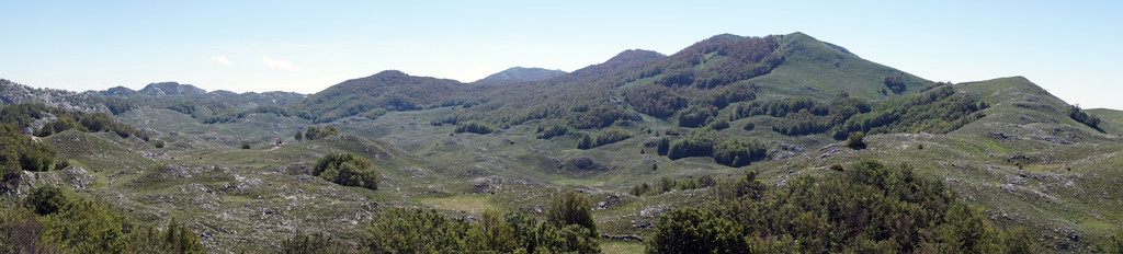 在黑山山全景