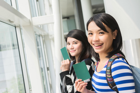 旅游国外女人图片