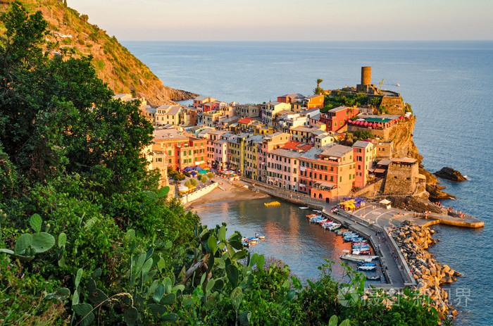 vernazza,在日落时五渔村 (意大利里维埃拉,利古里亚)