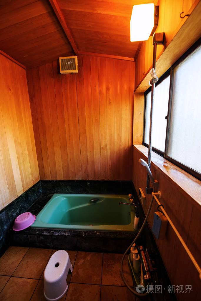 传统的日本风格的浴室