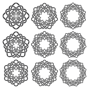 九个圆形的装饰元素，具条纹编织